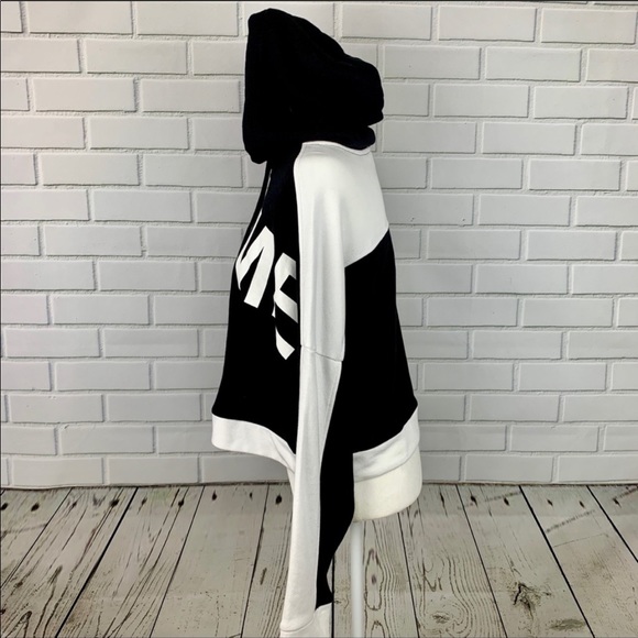🔥BAR III🔥FEMME Graphic Print Cropped Hooded Sweatshirt Black/White Medium NWT - Picture 6 of 7